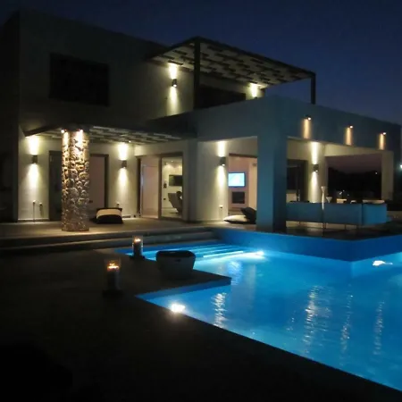 New Luxury Beach Front Large Private Pool & Amazing Sea View *